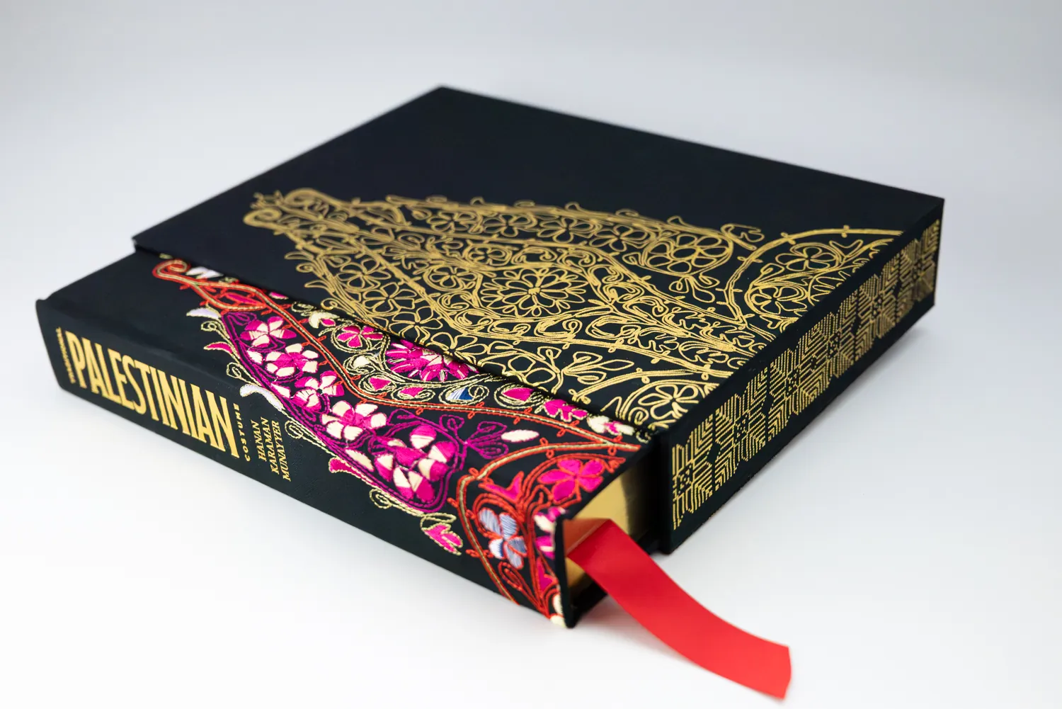 Traditional Palestinian Costume, photograph 8 of the printed book