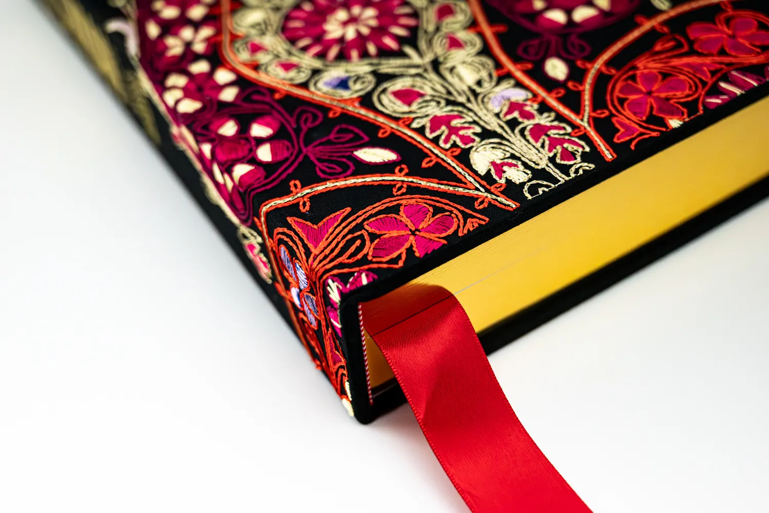Traditional Palestinian Costume, photograph 10 of the printed book