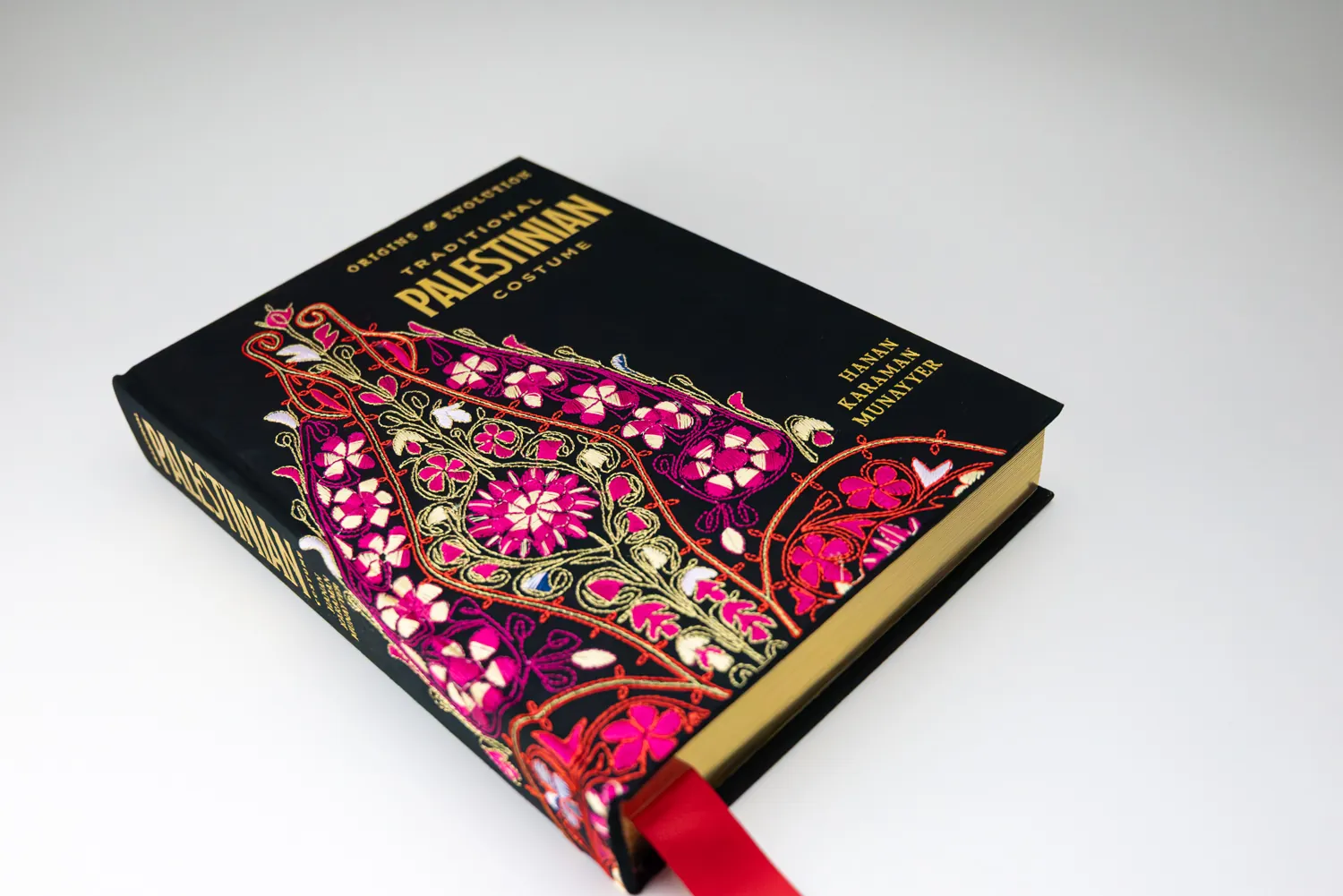 Traditional Palestinian Costume, photograph 12 of the printed book