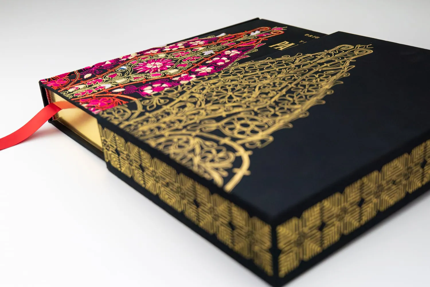 Traditional Palestinian Costume, photograph 15 of the printed book